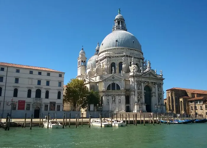 In Venice Back To San Marco Tourist Apartment