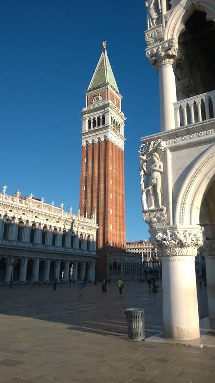 Apartment In Back To San Marco Tourist Venedig