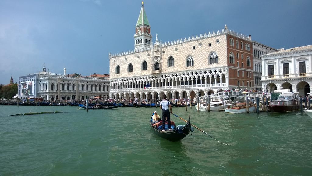 Apartment In Back To San Marco Tourist Venedig